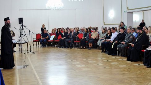 PUT PODVIGA SA PRIZRENOM U DUŠI: Obeleženo 20 godina rada Društva prijatelja manastira Svetih arhangela kod Prizrena PUT PODVIGA SA PRIZRENOM U DUŠI: Obeleženo 20 godina rada Društva prijatelja manastira Svetih arhangela kod Prizrena