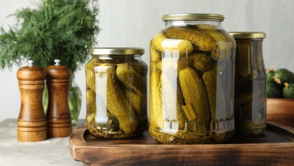 КИСЕЛИ КРАСТАВЧИЋИ: Нема зимнице без њих, а ово је савршен и брз рецепт КИСЕЛИ КРАСТАВЧИЋИ: Нема зимнице без њих, а ово је савршен и брз рецепт