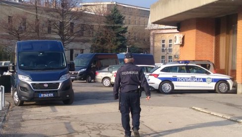 UHAPŠEN ZBOG RAZBOJNIŠTVA: Starijim ženama trgao zlatne lančiće s vrata, jednu udario više puta UHAPŠEN ZBOG RAZBOJNIŠTVA: Starijim ženama trgao zlatne lančiće s vrata, jednu udario više puta