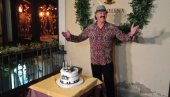 HARIS DŽINOVIĆ SLAVI ROĐENDAN: Od svog sina dobio najlepši poklon (FOTO) HARIS DŽINOVIĆ SLAVI ROĐENDAN: Od svog sina dobio najlepši poklon (FOTO)