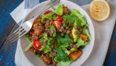 SALATA OD SOČIVA I BATATA: Vrlo jednostavno jelo inspirisano Mediteranom SALATA OD SOČIVA I BATATA: Vrlo jednostavno jelo inspirisano Mediteranom