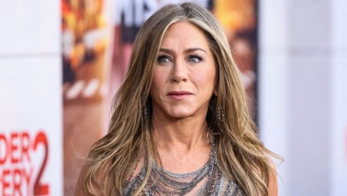 DNEVNA SOBA DŽENIFER ANISTON: Jedni oduševljeni, drugi zgroženi: Ledeno, tužno, zastrašujuće - nimalo prijateljski DNEVNA SOBA DŽENIFER ANISTON: Jedni oduševljeni, drugi zgroženi: Ledeno, tužno, zastrašujuće - nimalo prijateljski