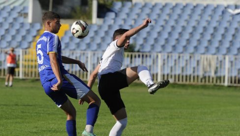 SLAVLJE GOSTIJU: U Kraljevu Sloga poražena od Omladinca sa 0:2 SLAVLJE GOSTIJU: U Kraljevu Sloga poražena od Omladinca sa 0:2
