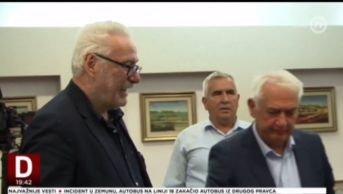 SRAMOTNO: Kompletna opozicija u Srbiji ušla u koaliciju sa Aljbinom Kurtijem! (VIDEO) SRAMOTNO: Kompletna opozicija u Srbiji ušla u koaliciju sa Aljbinom Kurtijem! (VIDEO)