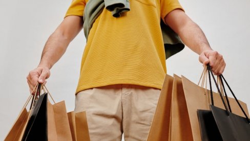 Black Friday: Šoping fenomen koji menja naše navike Black Friday: Šoping fenomen koji menja naše navike