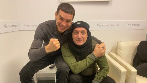 RUSKI NAROD STOJI IZA SVOJE VOJSKE: Artjom Čebotarev, bivši svetski šampion u boksu, dobrovoljac u jedinici Prilepina u Donbasu RUSKI NAROD STOJI IZA SVOJE VOJSKE: Artjom Čebotarev, bivši svetski šampion u boksu, dobrovoljac u jedinici Prilepina u Donbasu