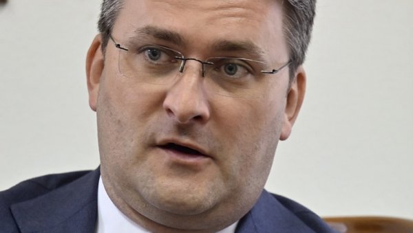 СЕЛАКОВИЋ О НАСЛОВНОЈ СТРАНИ ДАНАСА: Врхунац бешчашћа СЕЛАКОВИЋ О НАСЛОВНОЈ СТРАНИ ДАНАСА: Врхунац бешчашћа