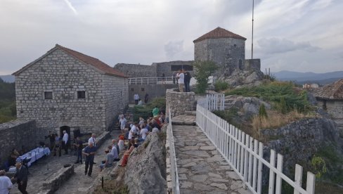 KNJIŽEVNI SUDAR PREDAKA I POTOMAKA: U Nikšiću predstavljena monografija o čuvenom bratstvu Mušovića KNJIŽEVNI SUDAR PREDAKA I POTOMAKA: U Nikšiću predstavljena monografija o čuvenom bratstvu Mušovića