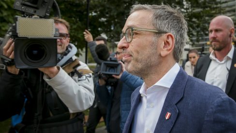 ZA I PROTIV NARODNOG KANCELARA Lider FPO, Kikl, broji glasove i strepi od sastavljanja vlade ZA I PROTIV NARODNOG KANCELARA Lider FPO, Kikl, broji glasove i strepi od sastavljanja vlade