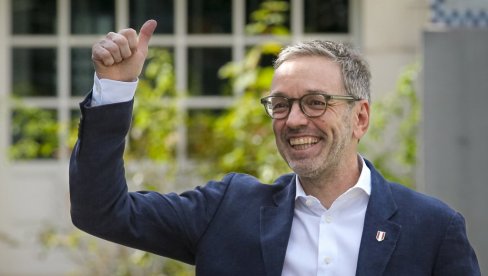 PANIKA U PRIŠTINI ZBOG KIKLA : Lider desničarske Slobodarske partije(FPO) dobio mandat za sastav nove vlade Austrije PANIKA U PRIŠTINI ZBOG KIKLA : Lider desničarske Slobodarske partije(FPO) dobio mandat za sastav nove vlade Austrije