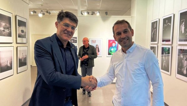 ИЗ ОБЈЕКТИВА У ФОКУС ДУСЕТОСА: Изложба српских фотографа у Литванији ИЗ ОБЈЕКТИВА У ФОКУС ДУСЕТОСА: Изложба српских фотографа у Литванији