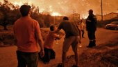 АПОКАЛИПТИЧНИ ПРИЗОРИ НА ЈУГУ ГРЧКЕ: Ватрена стихија гута све пред собом (ФОТО) АПОКАЛИПТИЧНИ ПРИЗОРИ НА ЈУГУ ГРЧКЕ: Ватрена стихија гута све пред собом (ФОТО)