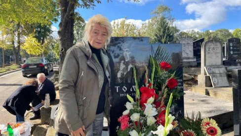 ODRŽAN POMEN TOMI ZDRAVKOVIĆU: Udovica Goca 33 godine posle smrti legende i dalje neutešna (FOTO) ODRŽAN POMEN TOMI ZDRAVKOVIĆU: Udovica Goca 33 godine posle smrti legende i dalje neutešna (FOTO)