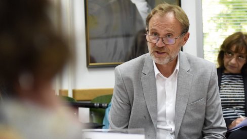 OKONČANA KRIZA NA FPN: Profesor Darko Nadić izabran za v.d. dekana OKONČANA KRIZA NA FPN: Profesor Darko Nadić izabran za v.d. dekana