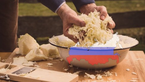 SKROZ DRUGAČIJE OD SRBA: Kako Rusi kisele kupus - i nikad im se ne kvari SKROZ DRUGAČIJE OD SRBA: Kako Rusi kisele kupus - i nikad im se ne kvari