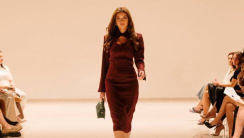 POZNATE DAME PROŠETALE PISTOM: Revija u West 65 Shopping Mall-u okupila vrhunske domaće dizajnere (FOTO) POZNATE DAME PROŠETALE PISTOM: Revija u West 65 Shopping Mall-u okupila vrhunske domaće dizajnere (FOTO)