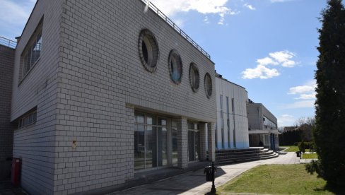 BRUCOŠIMA PODELJENI INDEKSI: Školska godina počela za novopočene studente Akademije vaspitačko-medicinskih strukovnih studija u Ćupriji BRUCOŠIMA PODELJENI INDEKSI: Školska godina počela za novopočene studente Akademije vaspitačko-medicinskih strukovnih studija u Ćupriji