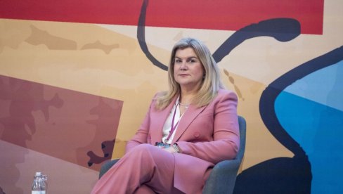 PROMOVIŠEMO ZDRAVLJE, OJAČAJMO ŽENE: Simpozijum posvećen zdravlju žena PROMOVIŠEMO ZDRAVLJE, OJAČAJMO ŽENE: Simpozijum posvećen zdravlju žena