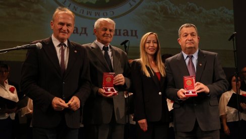 URUČENA PRIZNANJA SUBNOR VRŠCA: Obeleženo 80 godina od oslobođenja grada u Drugom svetskom ratu (FOTO) URUČENA PRIZNANJA SUBNOR VRŠCA: Obeleženo 80 godina od oslobođenja grada u Drugom svetskom ratu (FOTO)