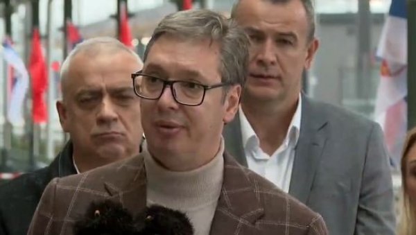 ВУЧИЋ О НАДОЛАЗЕЋИМ ПРОЈЕКТИМА: Разговараћемо са Кинезима о изградњи банатске пруге ВУЧИЋ О НАДОЛАЗЕЋИМ ПРОЈЕКТИМА: Разговараћемо са Кинезима о изградњи банатске пруге