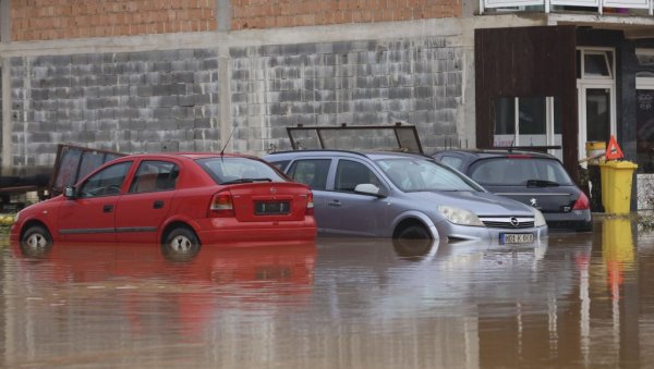 НЕВЕРОВАТНА ПРИЧА У МОРУ ТРАГЕДИЈА: Беба спасла целу породицу од разорних поплава у БиХ НЕВЕРОВАТНА ПРИЧА У МОРУ ТРАГЕДИЈА: Беба спасла целу породицу од разорних поплава у БиХ