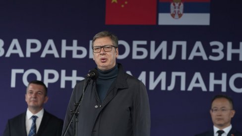SRBIJA SPREMNA DA POMOGNE BIH Vučić: Saučešće porodicama stradalih u poplavama SRBIJA SPREMNA DA POMOGNE BIH Vučić: Saučešće porodicama stradalih u poplavama