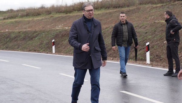 САМО ВЕРУЈУЋИ У СЕБЕ МОЖЕМО ДА ГРАДИМО МОДЕРНУ СРБИЈУ Вучић објавио видео и послао поруку грађанима (ВИДЕО) САМО ВЕРУЈУЋИ У СЕБЕ МОЖЕМО ДА ГРАДИМО МОДЕРНУ СРБИЈУ Вучић објавио видео и послао поруку грађанима (ВИДЕО)