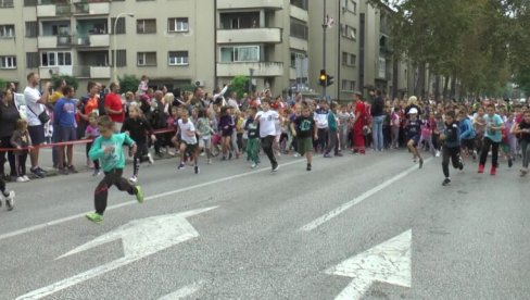 STARTUJE KRAGUJEVAČKI POLUMARATON : Prethodi mu Trka za srećnije detinjstvo STARTUJE KRAGUJEVAČKI POLUMARATON : Prethodi mu Trka za srećnije detinjstvo