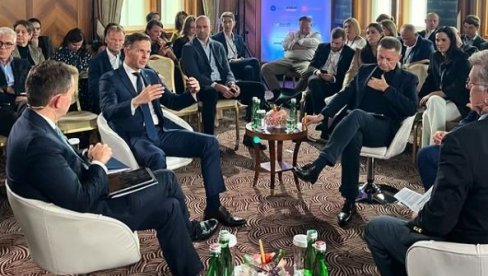 MALI NA SAMITU U SLOVAČKOJ: Razgovaramo o globalnoj situaciji u svetu - izazovima sa kojima se zemlje suočavaju MALI NA SAMITU U SLOVAČKOJ: Razgovaramo o globalnoj situaciji u svetu - izazovima sa kojima se zemlje suočavaju