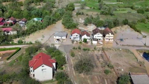 VELIKI BROJ ŽRTAVA, MEĐU NJIMA MNOGO DECE I ŽENA: Oglasio se ministar bezbednosti BiH - Ovo je katastrofa... (FOTO) VELIKI BROJ ŽRTAVA, MEĐU NJIMA MNOGO DECE I ŽENA: Oglasio se ministar bezbednosti BiH - Ovo je katastrofa... (FOTO)