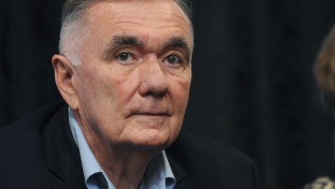 UDOVICA MEĐU KORICAMA: Novi komad Dušana Kovačevića već pred čitaocima UDOVICA MEĐU KORICAMA: Novi komad Dušana Kovačevića već pred čitaocima