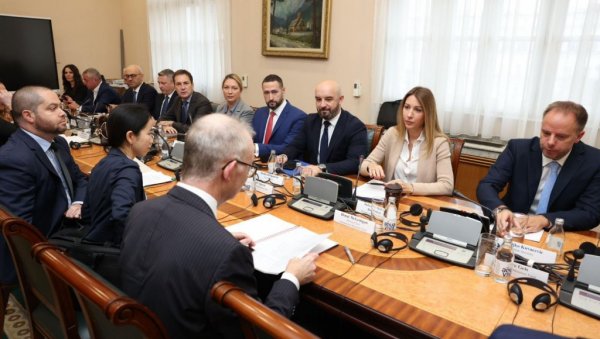 ЂЕДОВИЋ ХАНДАНОВИЋ СА МИСИЈОМ ММФ: Важни разговори о енергетској сигурности, инвестицијама и реформама у енергетском сектору (ФОТО) ЂЕДОВИЋ ХАНДАНОВИЋ СА МИСИЈОМ ММФ: Важни разговори о енергетској сигурности, инвестицијама и реформама у енергетском сектору (ФОТО)