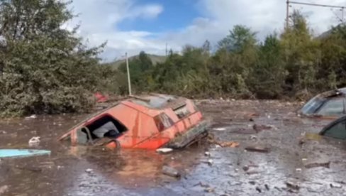 POJAVIO SE NOVI POTRESAN SNIMAK IZ BiH: Ulaskom u Donju Jablanicu nastao je muk... Nešto što kao čovek nikada neću zaboraviti (VIDEO) POJAVIO SE NOVI POTRESAN SNIMAK IZ BiH: Ulaskom u Donju Jablanicu nastao je muk... Nešto što kao čovek nikada neću zaboraviti (VIDEO)