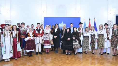 BISERNA GRANA NAŠE BAŠTINE : Na festivalu učesnici iz osam zemalja BISERNA GRANA NAŠE BAŠTINE : Na festivalu učesnici iz osam zemalja