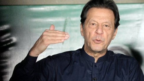 POLICIJA ZATVORILA CEO GRAD, NEMA INTERNETA: Islamabad blokiran zbog protesta Kanovih pristalica POLICIJA ZATVORILA CEO GRAD, NEMA INTERNETA: Islamabad blokiran zbog protesta Kanovih pristalica