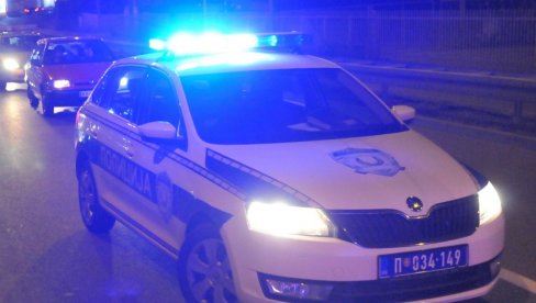 UDARIO PEŠAKA, PA POBEGAO: Saobraćajni udes u centru Kraljeva UDARIO PEŠAKA, PA POBEGAO: Saobraćajni udes u centru Kraljeva