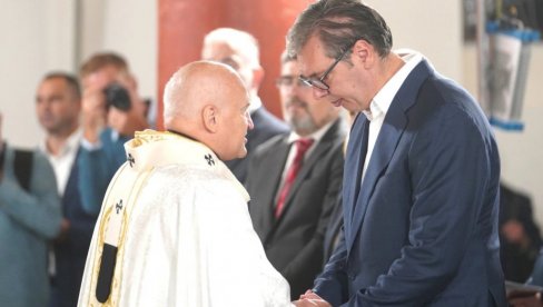 VELIKO PRIZNANJE I ČAST: Predsednik Vučić čestitao beogradskom nadbiskupu na sticanju zvanja kardinala VELIKO PRIZNANJE I ČAST: Predsednik Vučić čestitao beogradskom nadbiskupu na sticanju zvanja kardinala