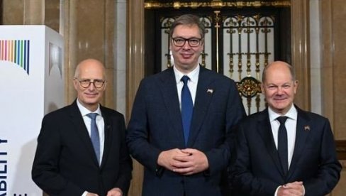 VUČIĆ SE OGLASIO IZ HAMBURGA: Srećan sam što predstavljam Srbiju na izuzetno važnom i prestižnom događaju VUČIĆ SE OGLASIO IZ HAMBURGA: Srećan sam što predstavljam Srbiju na izuzetno važnom i prestižnom događaju