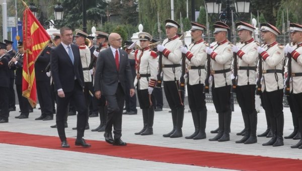 ВУЧЕВИЋ ЗАПОЧЕО ПОСЕТУ СЕВЕРНОЈ МАКЕДОНИЈИ: Српски премијер званично дочекан у Скопљу ВУЧЕВИЋ ЗАПОЧЕО ПОСЕТУ СЕВЕРНОЈ МАКЕДОНИЈИ: Српски премијер званично дочекан у Скопљу