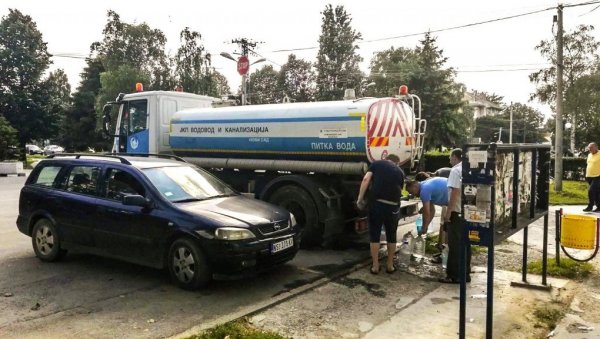 ЕКОЛОГ ИЗ ТЕМЕРИНА НАЈАВЉУЈЕ НОВЕ ТУЖБЕ ЗБОГ ПРЕКОМЕРНОГ АРСЕНА У ЧЕСМОВАЧИ Заборављена забрањена вода ЕКОЛОГ ИЗ ТЕМЕРИНА НАЈАВЉУЈЕ НОВЕ ТУЖБЕ ЗБОГ ПРЕКОМЕРНОГ АРСЕНА У ЧЕСМОВАЧИ Заборављена забрањена вода
