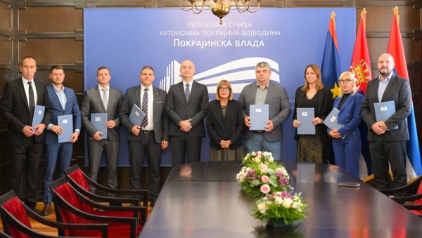 ОСАМ ВОЈВОЂАНСКИХ ОПШТИНА ДОБИЈА ВИДЕО-НАДЗОР ЗА ШКОЛЕ И ВРТИЋЕ: Покрајина издвојила осам милиона динара за ту подршку ОСАМ ВОЈВОЂАНСКИХ ОПШТИНА ДОБИЈА ВИДЕО-НАДЗОР ЗА ШКОЛЕ И ВРТИЋЕ: Покрајина издвојила осам милиона динара за ту подршку