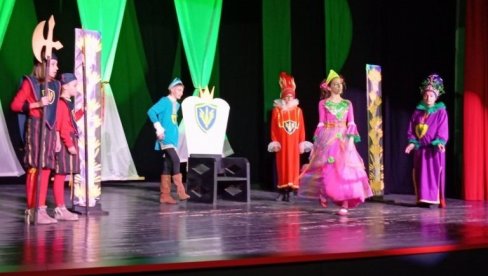 POČELA „RESAVSKA ČAROLIJA“: festival otvorila predstava „Pastirica i princeza“ POČELA „RESAVSKA ČAROLIJA“: festival otvorila predstava „Pastirica i princeza“