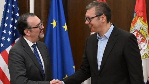 VUČIĆ SA KASANOFOM: Naglasio sam izuzetno tešku i složenu situaciju na KiM - Srbija ostaje posvećena razgovoru i mirnom rešavanju problema VUČIĆ SA KASANOFOM: Naglasio sam izuzetno tešku i složenu situaciju na KiM - Srbija ostaje posvećena razgovoru i mirnom rešavanju problema