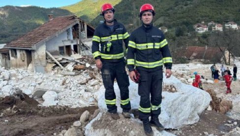 BOKA UDRUŽENA U POMOĆI ZA BiH: Prikupljena humanitarna pomoć, spasioci već na terenu BOKA UDRUŽENA U POMOĆI ZA BiH: Prikupljena humanitarna pomoć, spasioci već na terenu