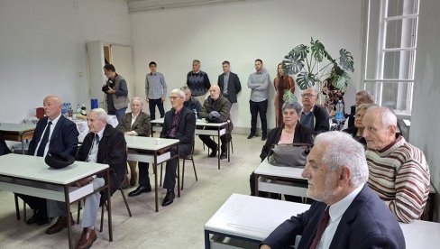 SVEČANOST NA MAŠINSKOM FAKULTETU: Prva generacija automatičara proslavila zlatni jubilej SVEČANOST NA MAŠINSKOM FAKULTETU: Prva generacija automatičara proslavila zlatni jubilej