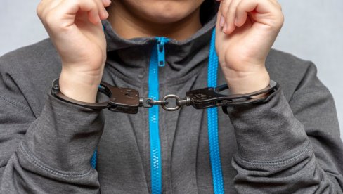 У СТАНИ У У ЏЕПУ КОКАИН И МАРИХУАНА: У Бепчину ухапшен Д.=. (26) осумњичен за трговину дрогом