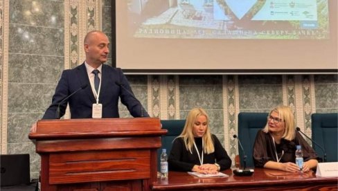 EJ SALAŠI NA SEVERU BAČKE UNAPREĐUJU SEOSKI TURIZAM: Na Paliću se održava Kongres ruralnog turizma Vojvodine EJ SALAŠI NA SEVERU BAČKE UNAPREĐUJU SEOSKI TURIZAM: Na Paliću se održava Kongres ruralnog turizma Vojvodine