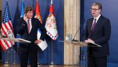 ОБРАЋАЊЕ ВУЧИЋА И ФЕРНАНДЕЗА: Потписаћемо са САД значајан енергетски уговор следеће среде (ВИДЕО) ОБРАЋАЊЕ ВУЧИЋА И ФЕРНАНДЕЗА: Потписаћемо са САД значајан енергетски уговор следеће среде (ВИДЕО)