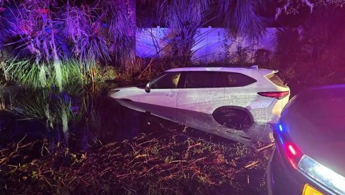 JEDVA KRPILI KRAJ S KRAJEM, SADA NEMAJU NIŠTA: Florida opustošena poplavama, stanovništvo očajno JEDVA KRPILI KRAJ S KRAJEM, SADA NEMAJU NIŠTA: Florida opustošena poplavama, stanovništvo očajno