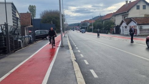 REKONTRUISANO 1,6 KILOMETARA PUTA: Leskovčanima predata na korišćenje obnovljena saobraćajnica ka Bojniku REKONTRUISANO 1,6 KILOMETARA PUTA: Leskovčanima predata na korišćenje obnovljena saobraćajnica ka Bojniku